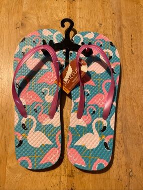 NWT Juncture Women's Pink Flamingo Print Flip Flop Sandals 5-6